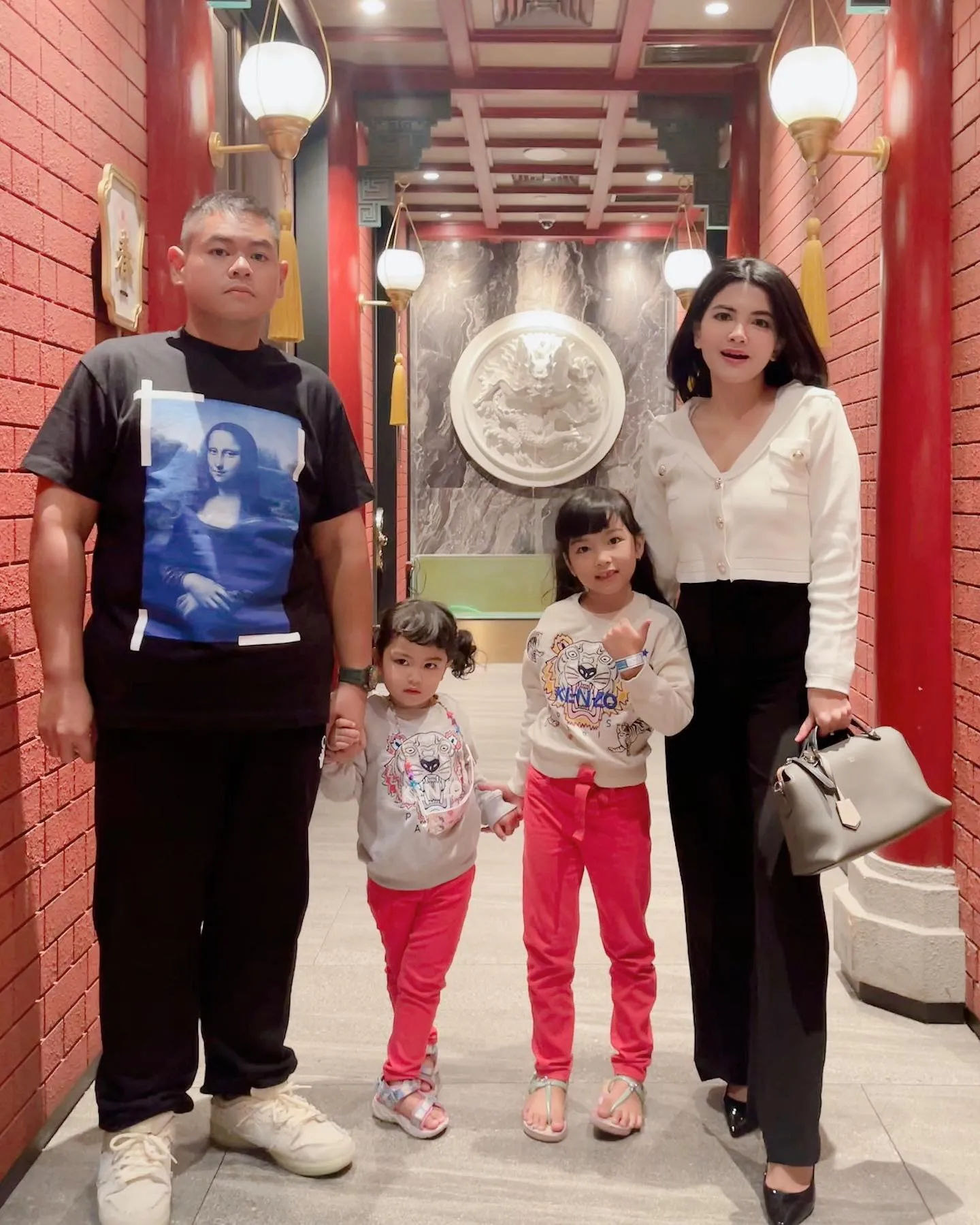 (credit: instagram.com/taniaputri1707)