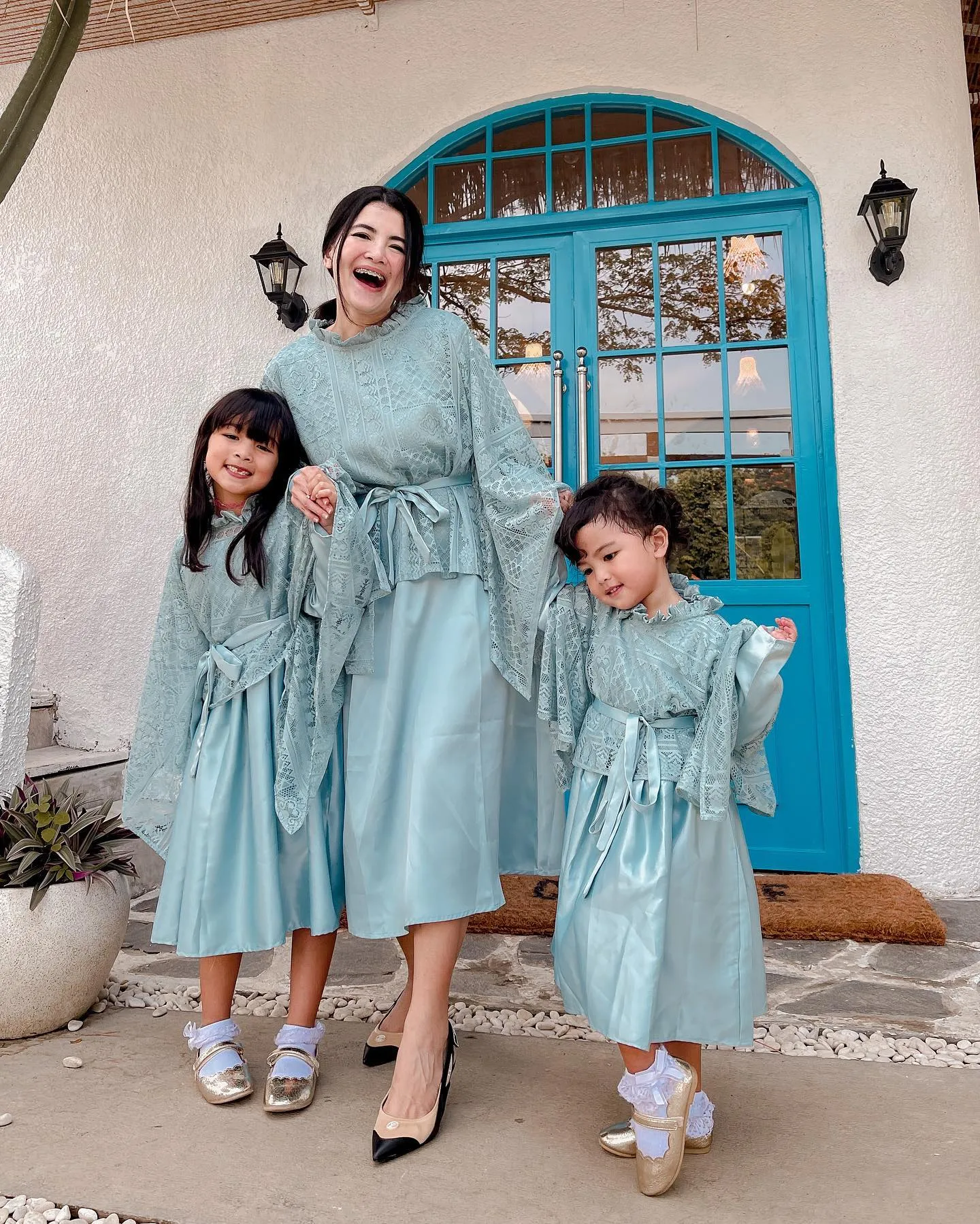 (credit: instagram.com/taniaputri1707)