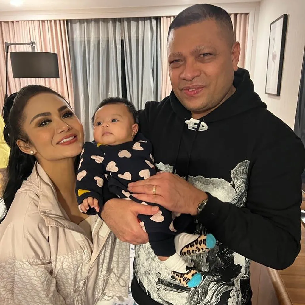 (credit: instagram.com/krisdayantilemos)