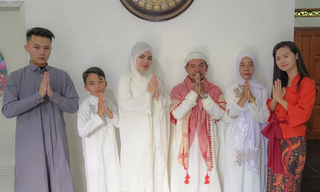 Potret Keluarga Dinar Candy (Credit: Instagram/dinar_candy)