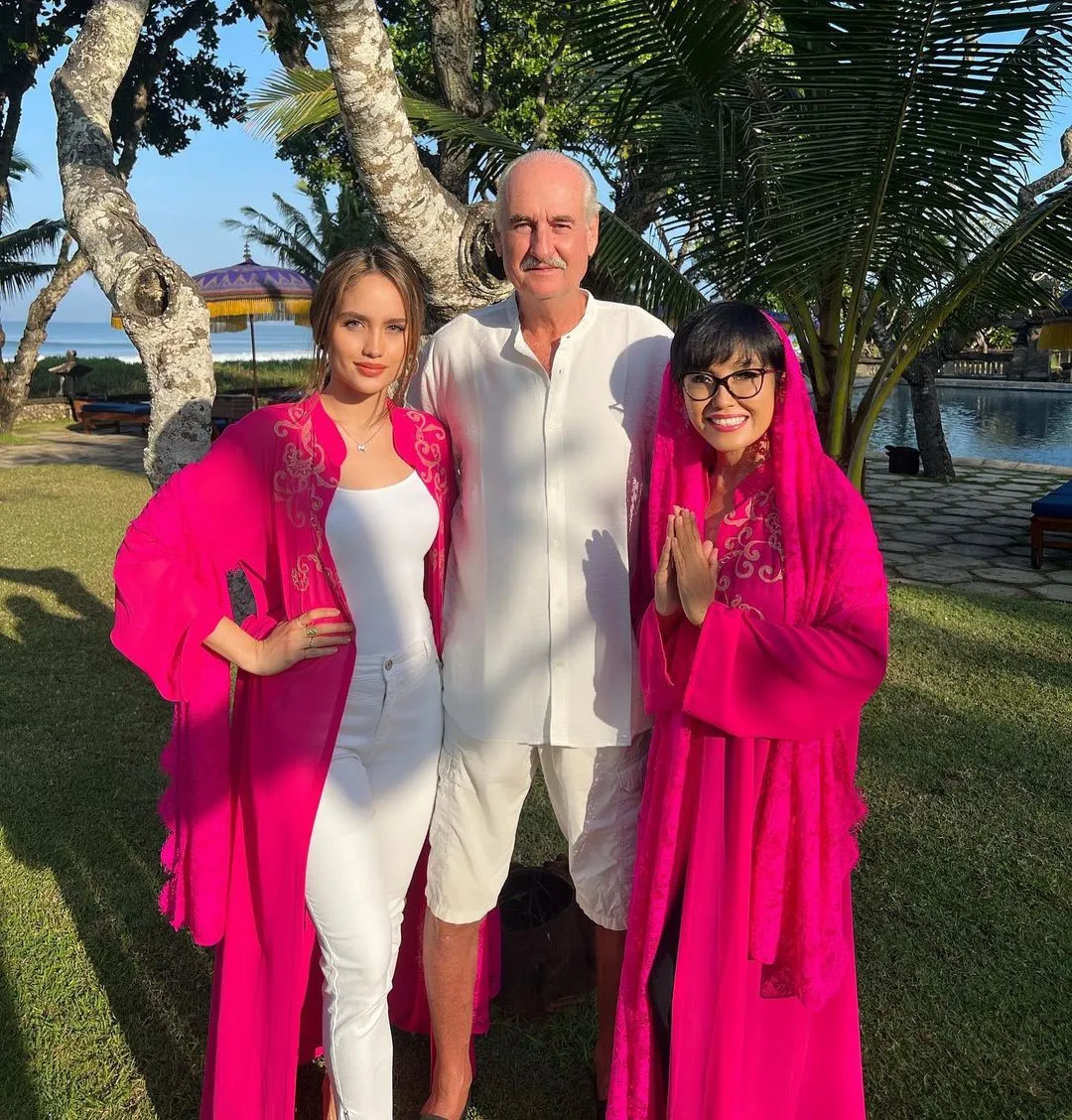 Potret Herdiana Kiehl Ibu Cinta Laura (Credit: Instagram/herdianak)