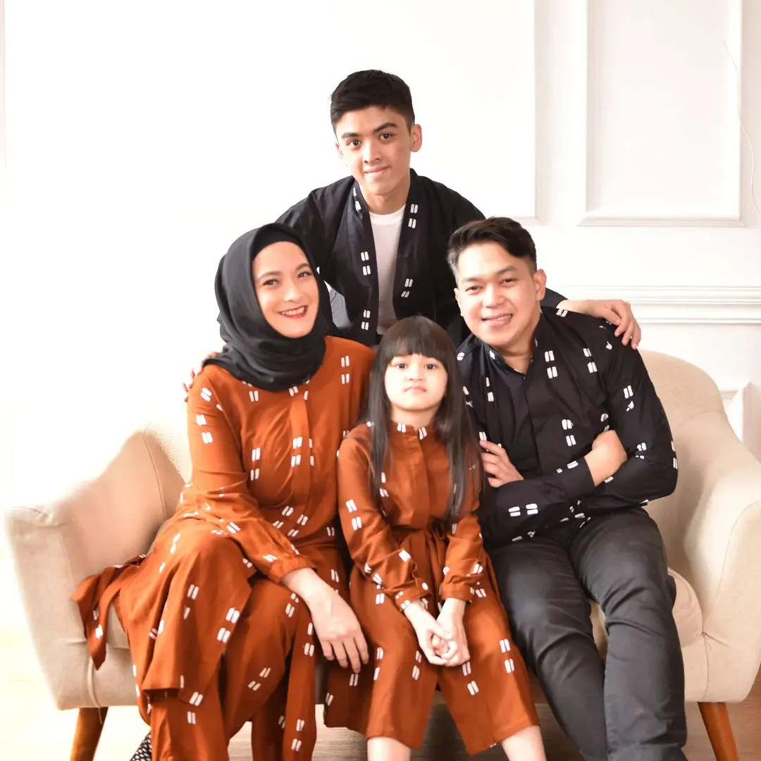Potret Keluarga Andhara Early