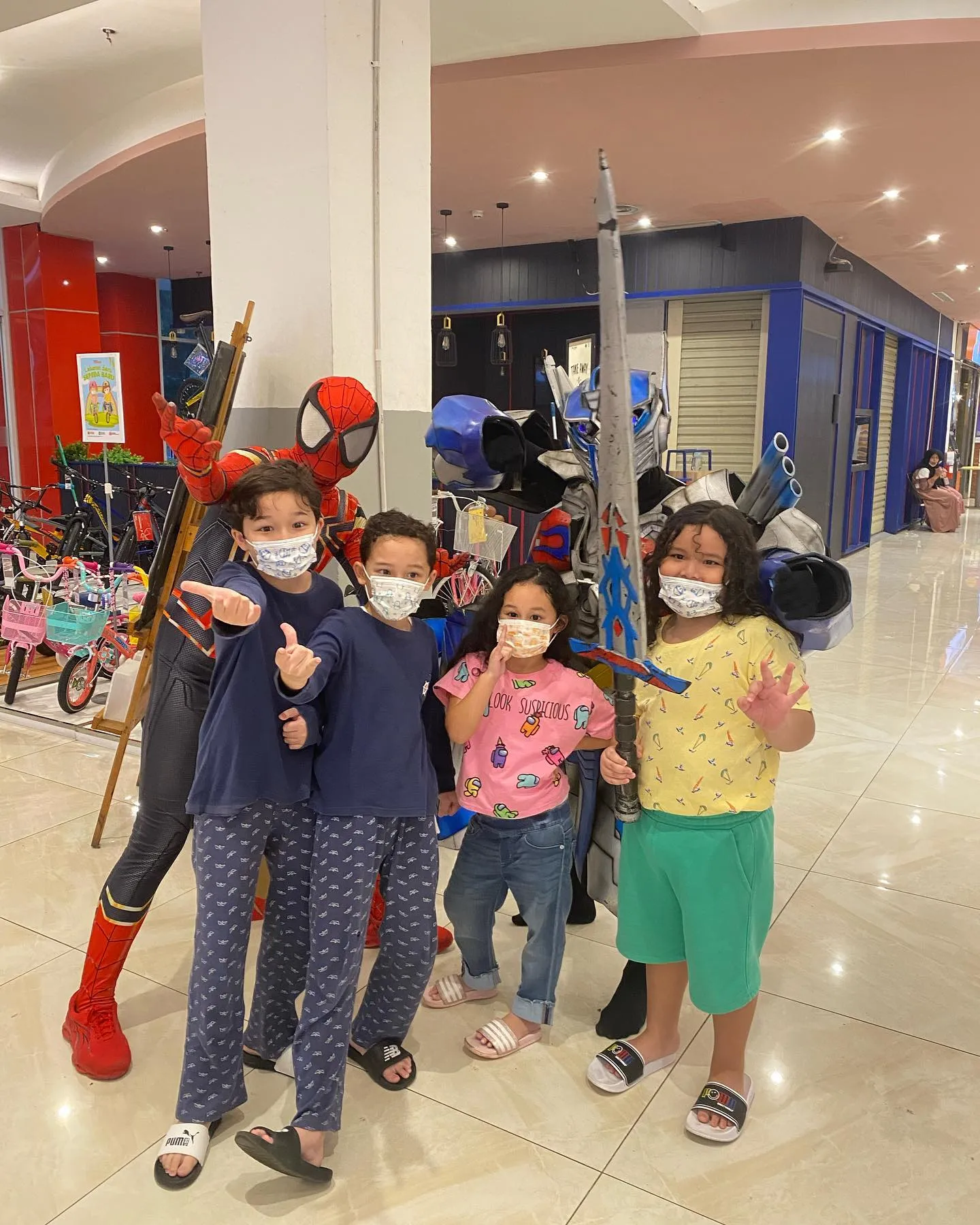 (credit: instagram.com/adeliapasha)