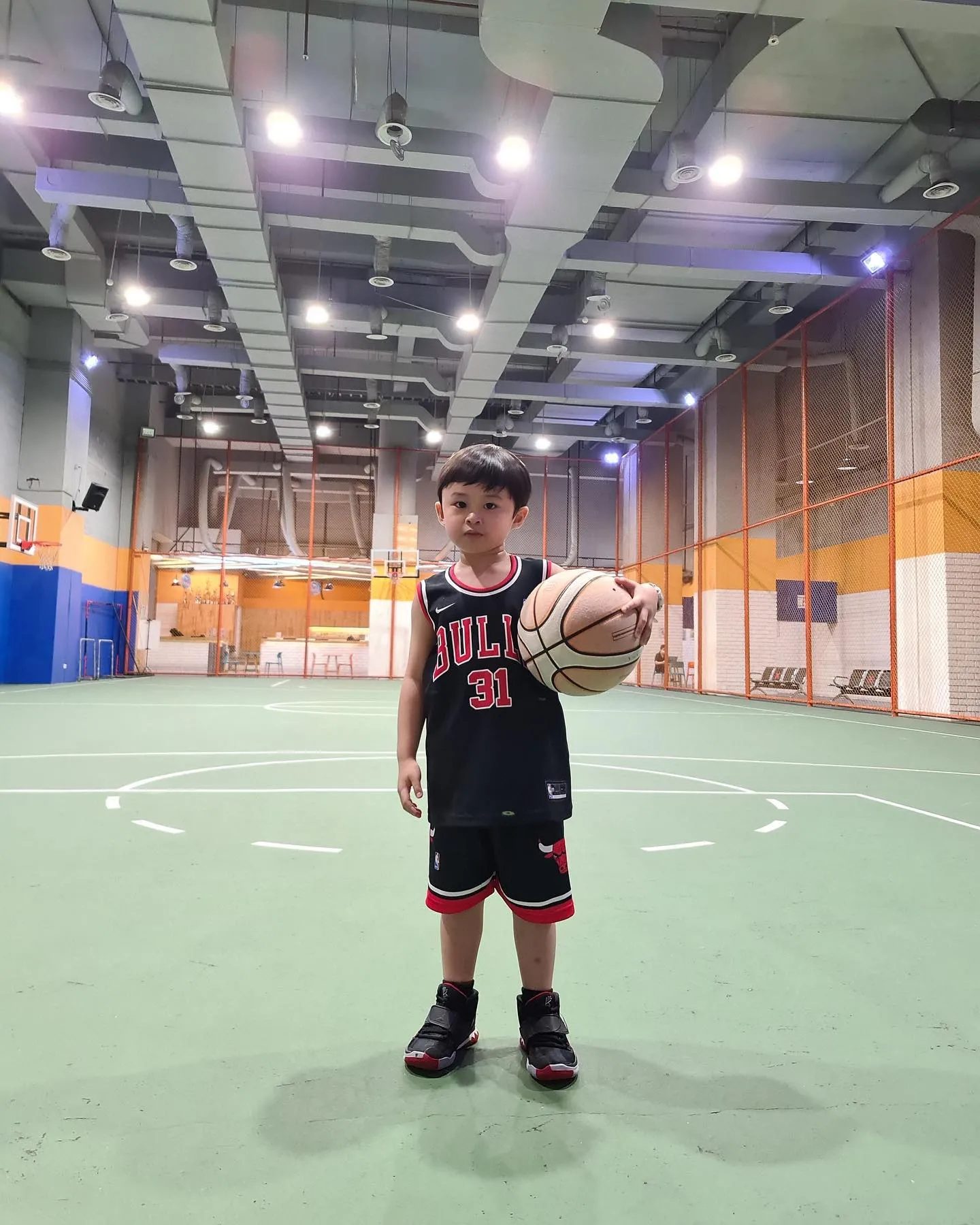 (credit: instagram.com/raphaelmoeis)