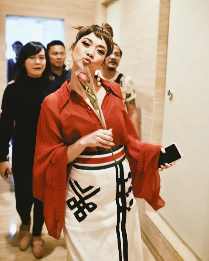 BCL seusai menjadi juri Indonesian Idol. (credit: instagram.com/bclsinclair)