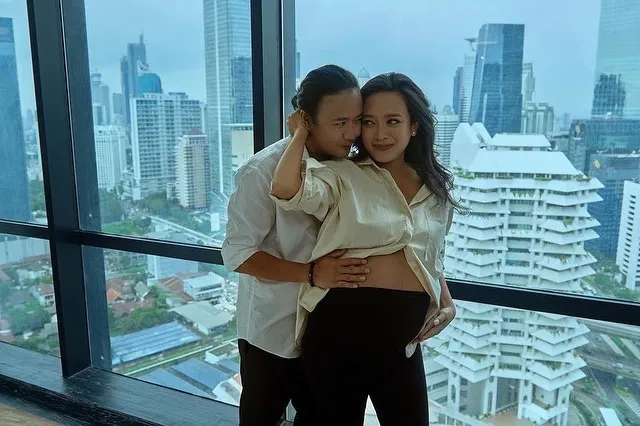 (credit: instagram.com/dea_ananda)