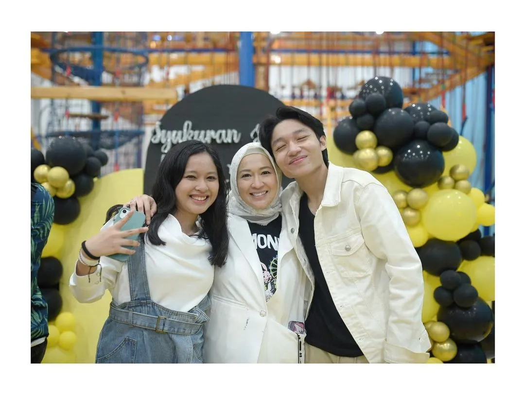 Potret Kiesha Alvaro Bareng Okie Agustina(Credit: Instagram/okieagustina_)