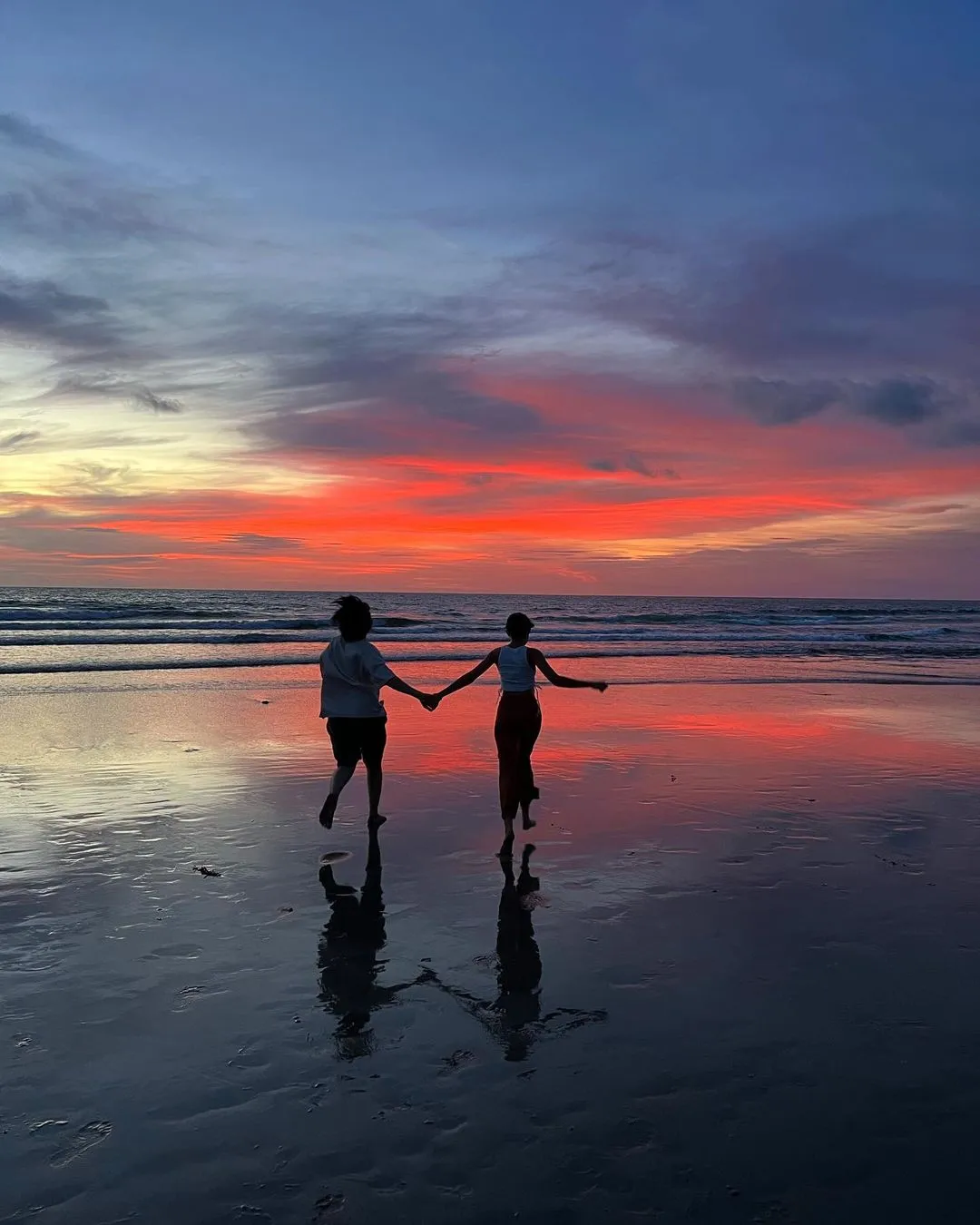 Potret Liburan Shenina Cinnamon dan Angga Yunanda (Credit: Instagram/shenacinnamon)