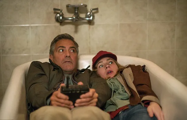 Frank Walker dan Casey Newton berhasil menembus dimensi menuju Tomorrowland/©Disney