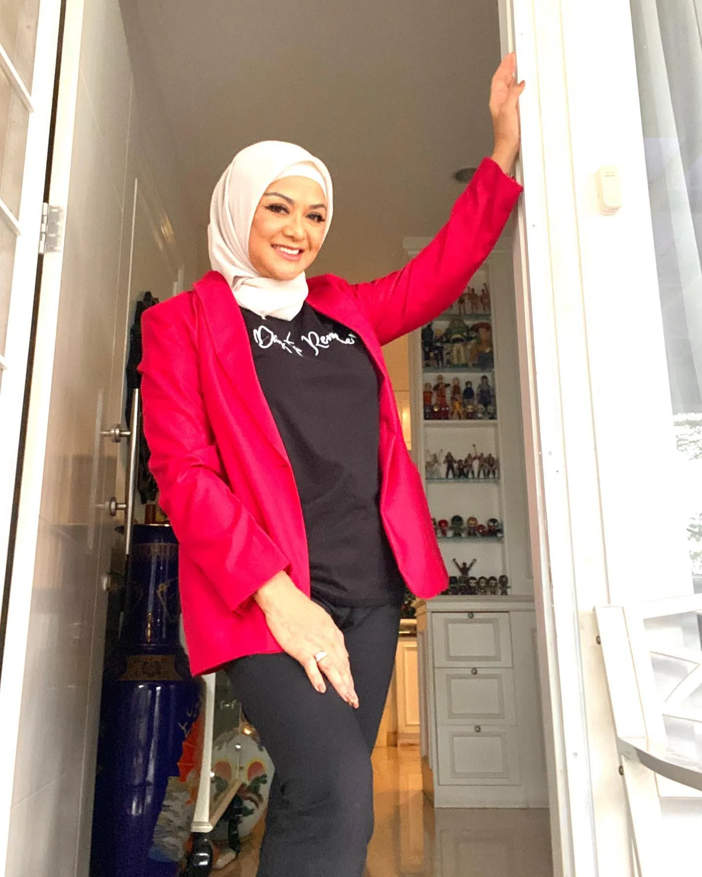 (credit: instagram.com/official.bethariasonata)