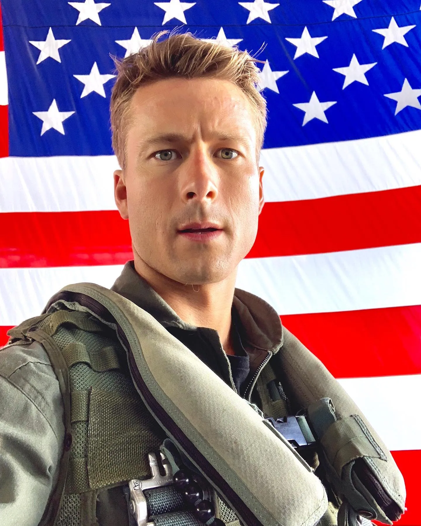 instagram.com/glenpowell