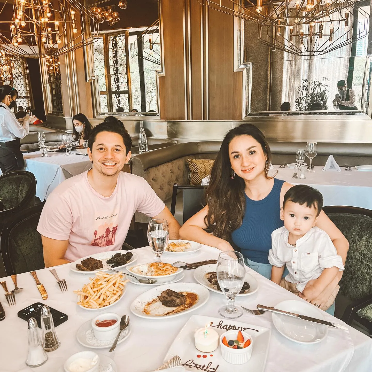 Andrew Andika dan Tengku Dewi