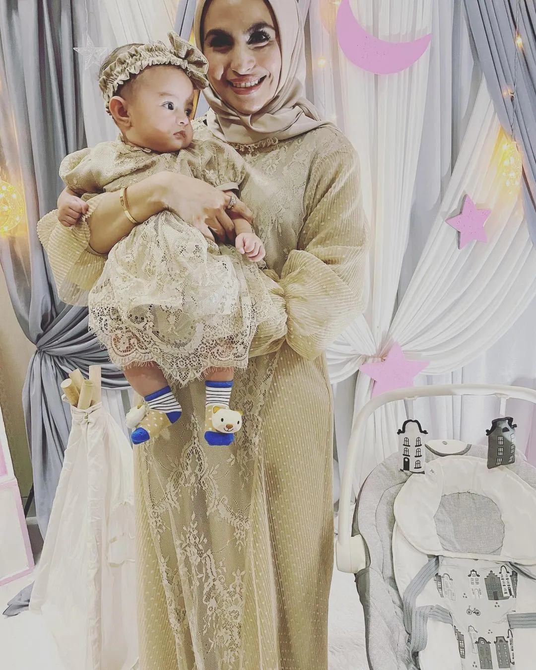 Potret Asha Shara dan Anaknya (Credit: Instagram/ashasyara)