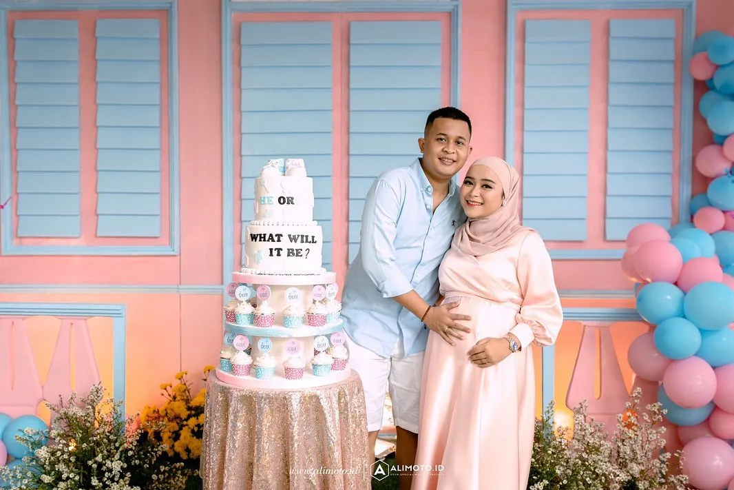 Assyifa Nuraini dan Suami (Credit: Instagram/nandafachrizaal)