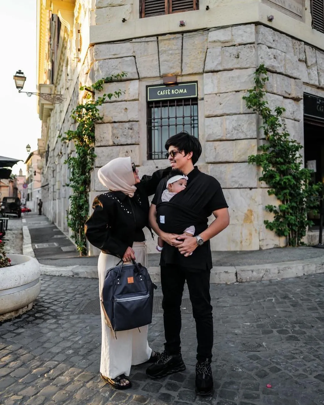 Aurel Hermansyah, Atta Halilintar, dan Ameena (Credit: Instagram/aurelie.hermansyah)