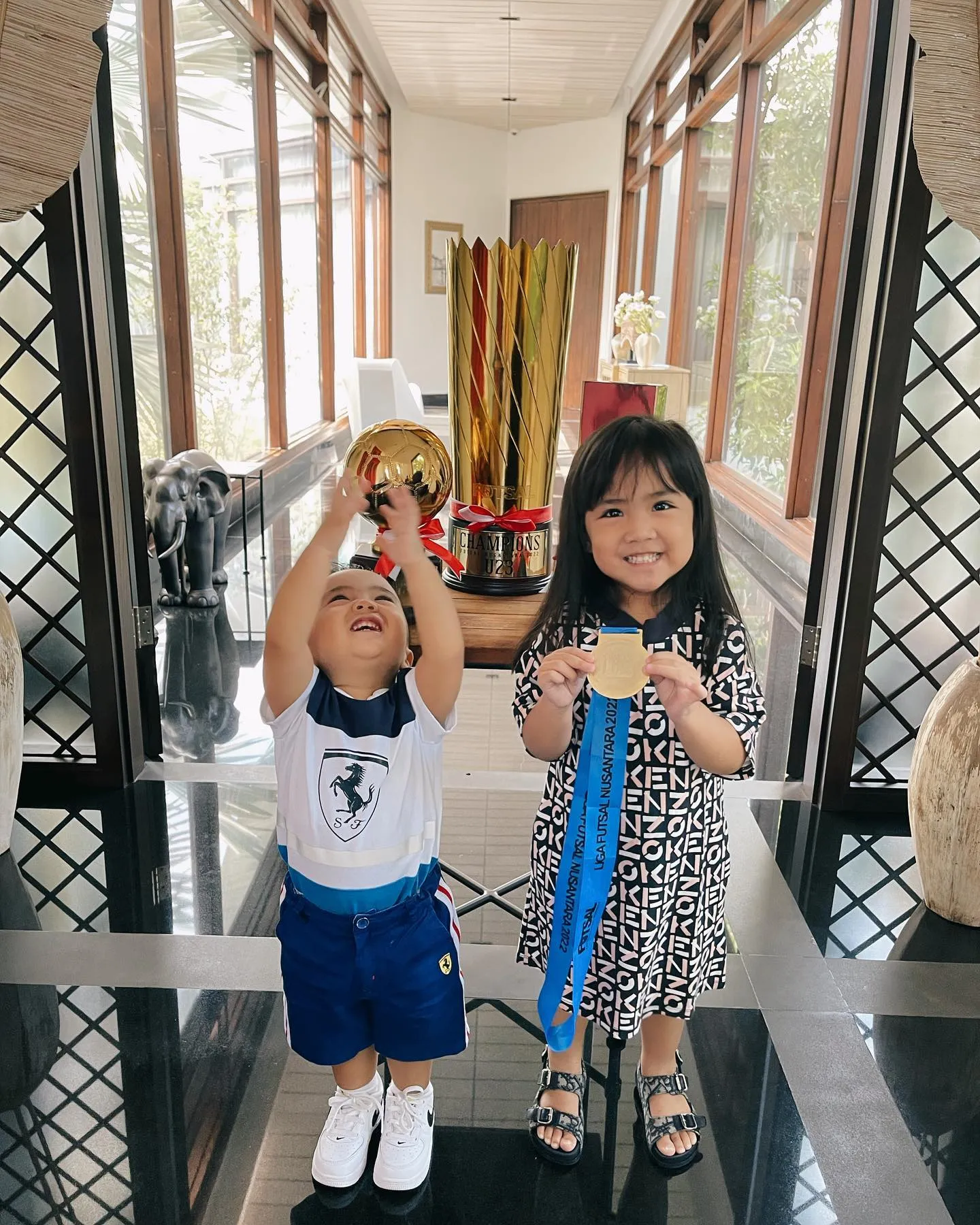 (credit: instagram.com/therealmomogeisha)