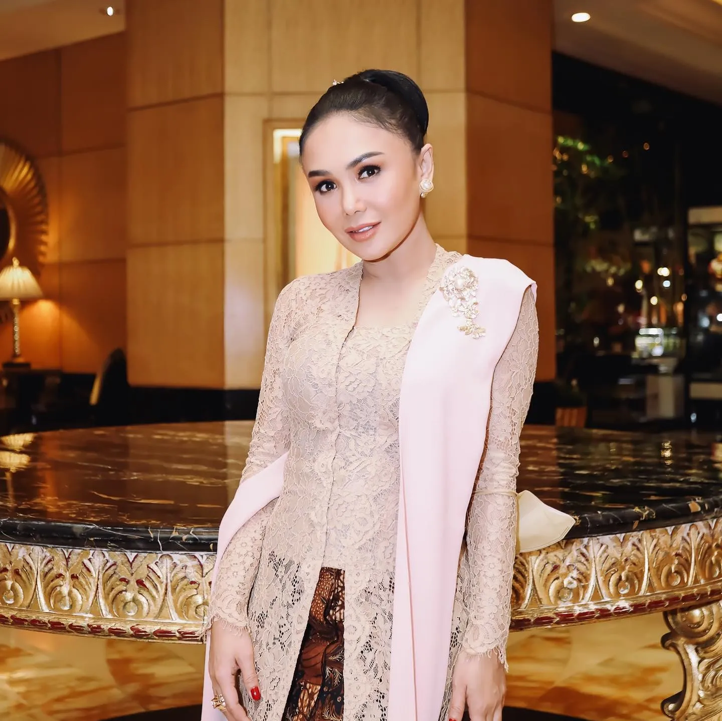 (credit: instagram.com/yunishara36)