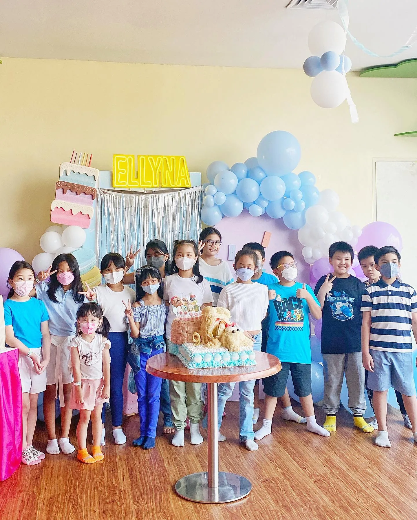 (credit: instagram.com/lizaellyp)