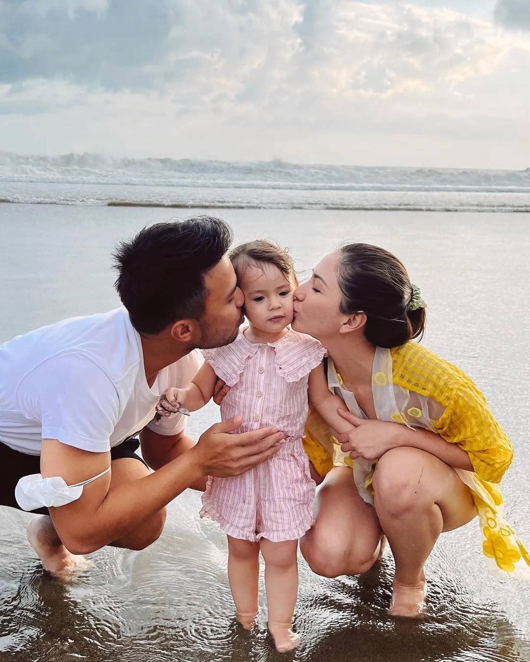 Jessica Mila dan Pacar Momong Anak Asmirandah (Credit: Instagram/jscmila)