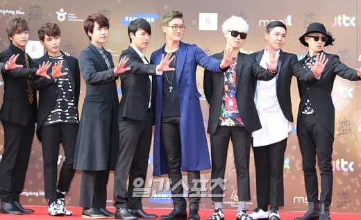 Super Junior di Red Carpet GDA 2013 ©@WorldWideElfs