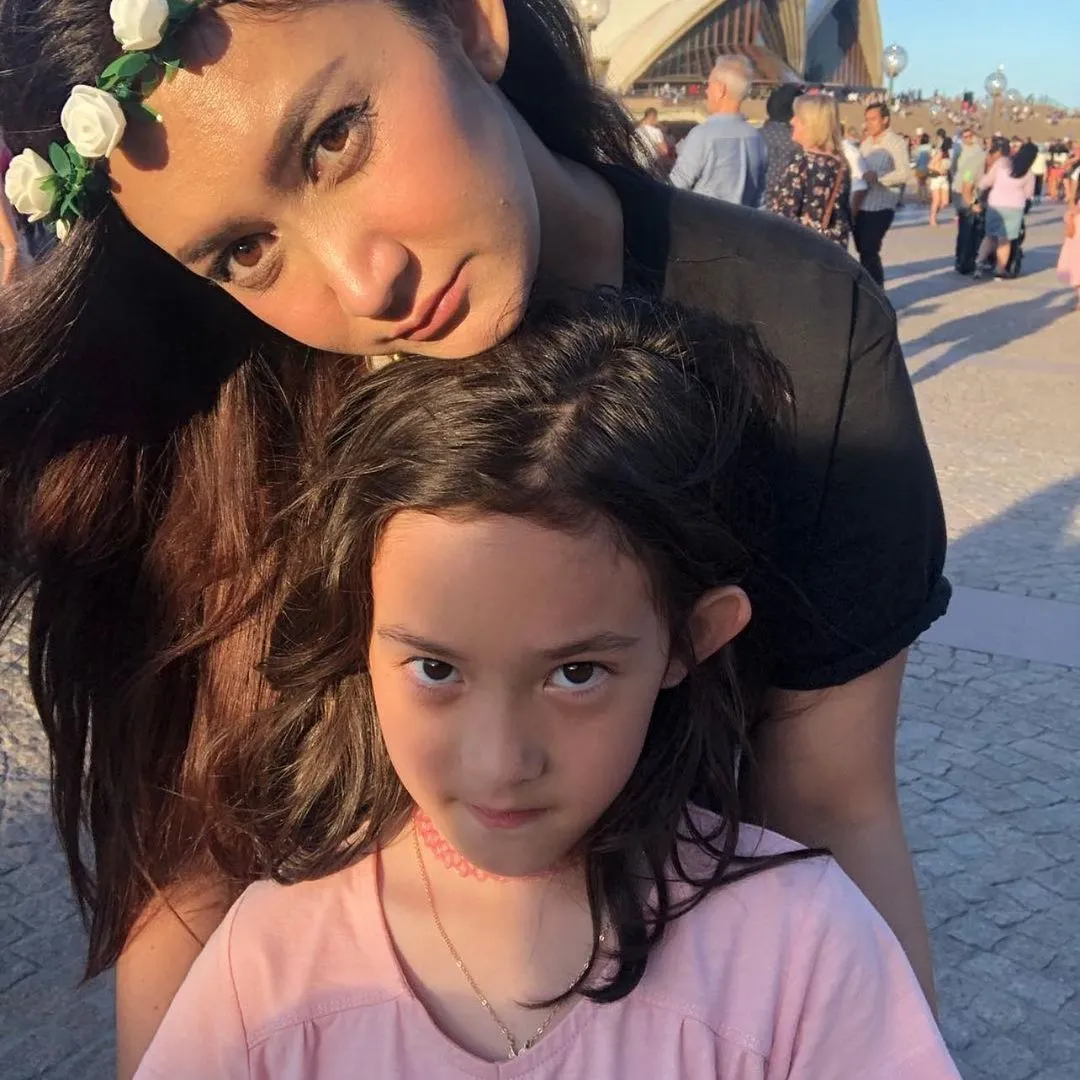 Potret Nafa Urbach dengan Mikhaela Lee