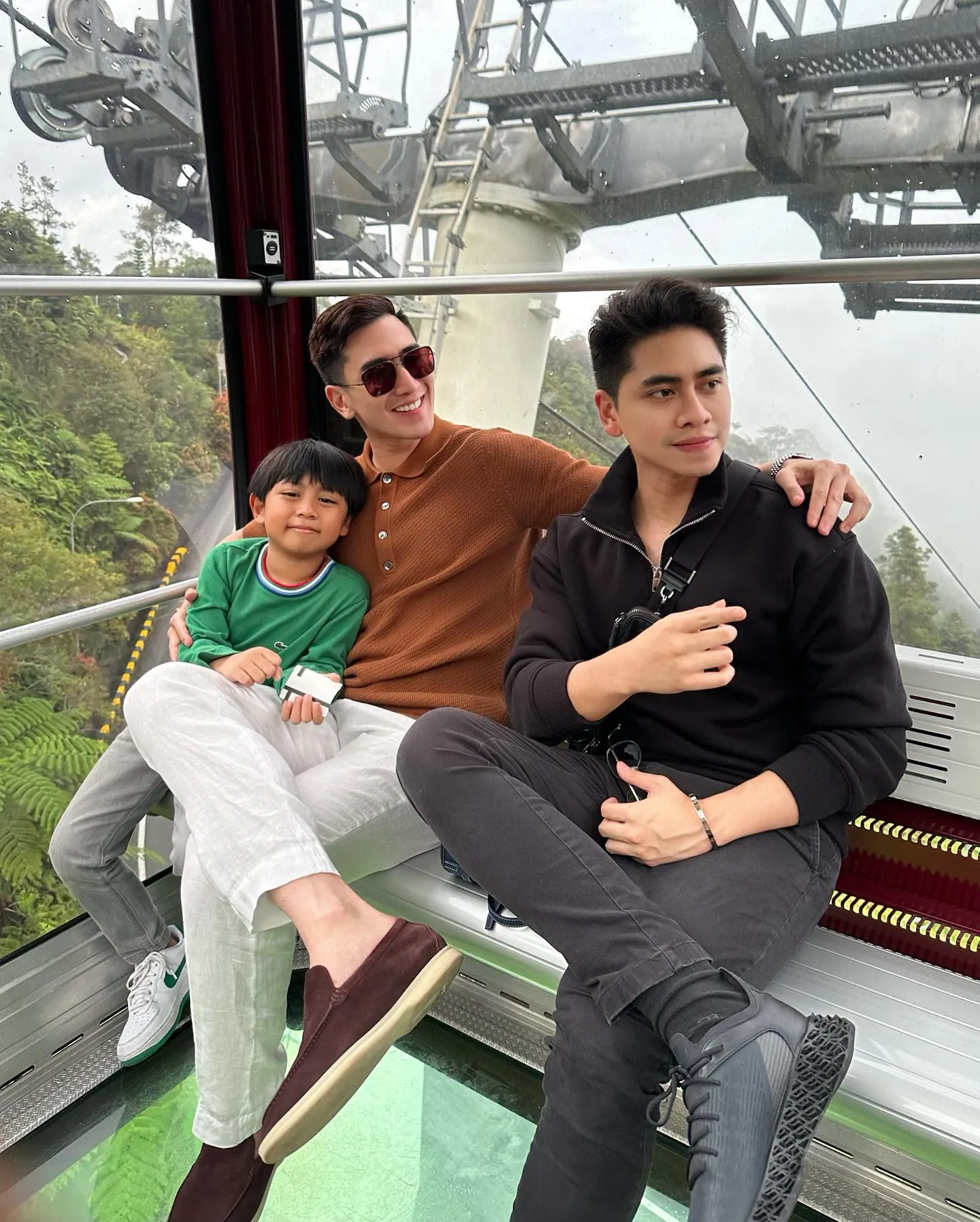 Potret Verrell Bramasta berlibur di Malaysia bersama adik (credit: Instagram.com/bramastavrl/)