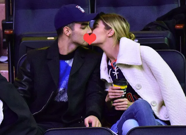 Joe Jonas dan Gigi Hadid tertangkap kamera berciuman © Splashnews.com