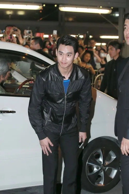 Kim Soo Hyun saat baru datang di Hong Kong @xin.msn.com