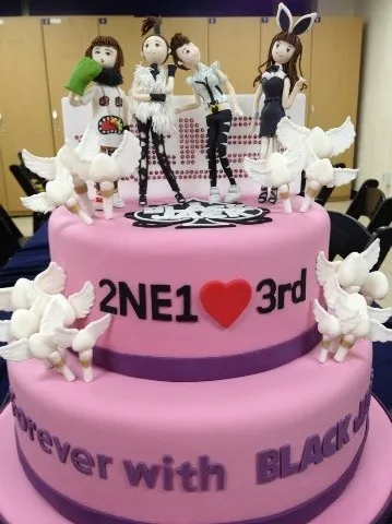 2NE1