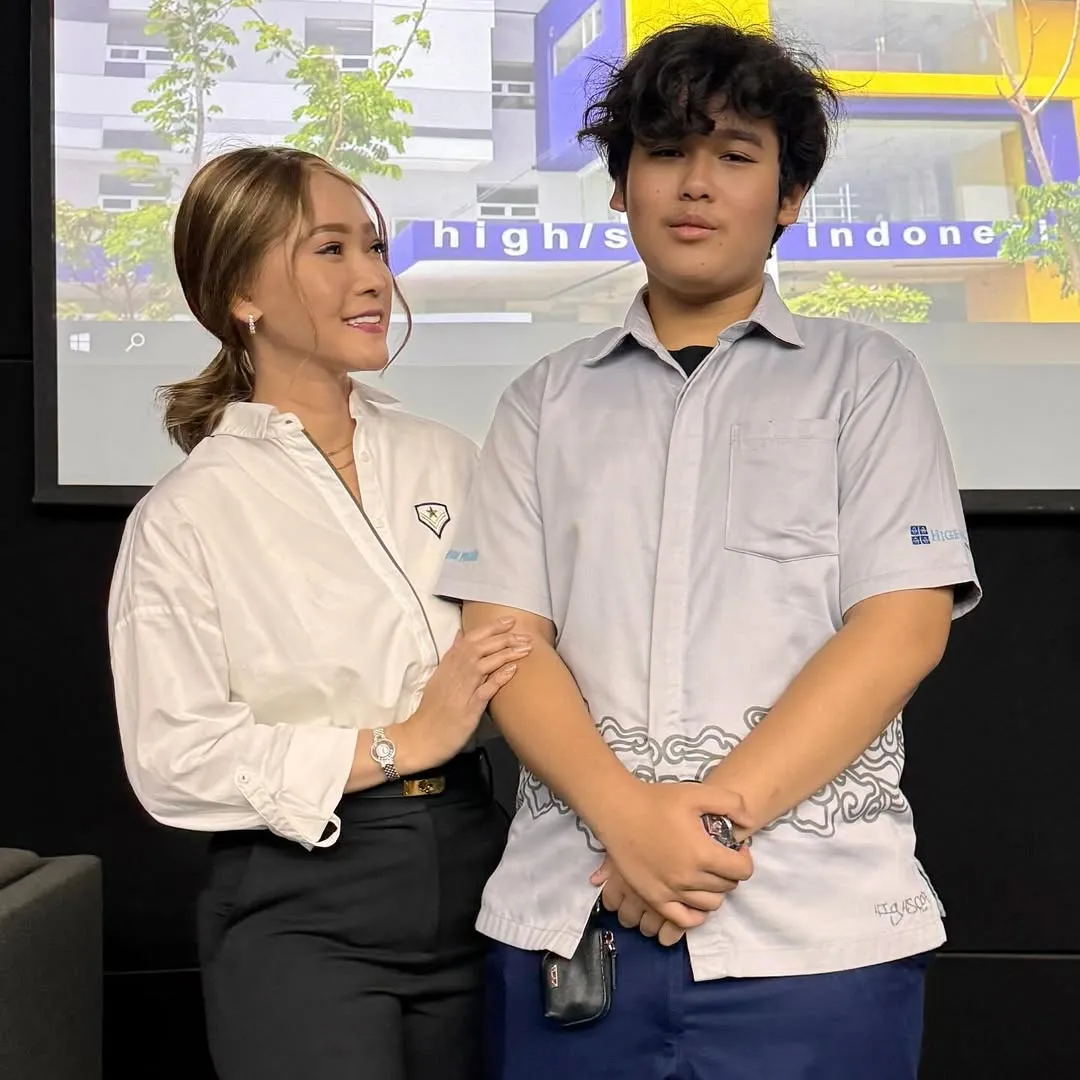 Potret kebersamaan Inul Daratista dan anak (credit: Instagram.com/inul.d/)