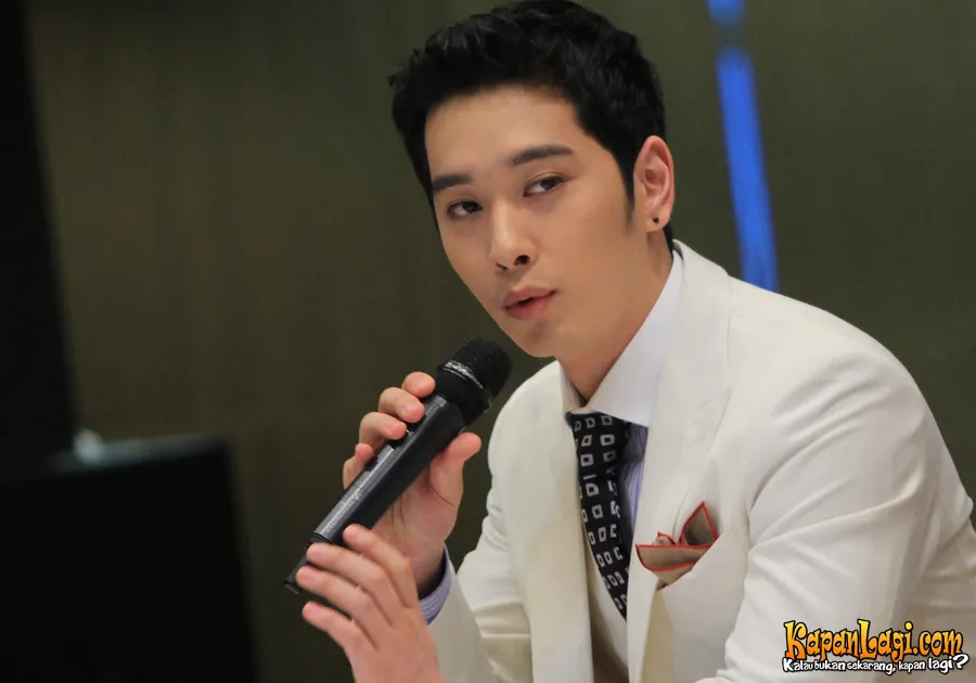 Si maknae (member termuda) Chansung, memberikan penjelasan ©Agus KapanLagi.com®