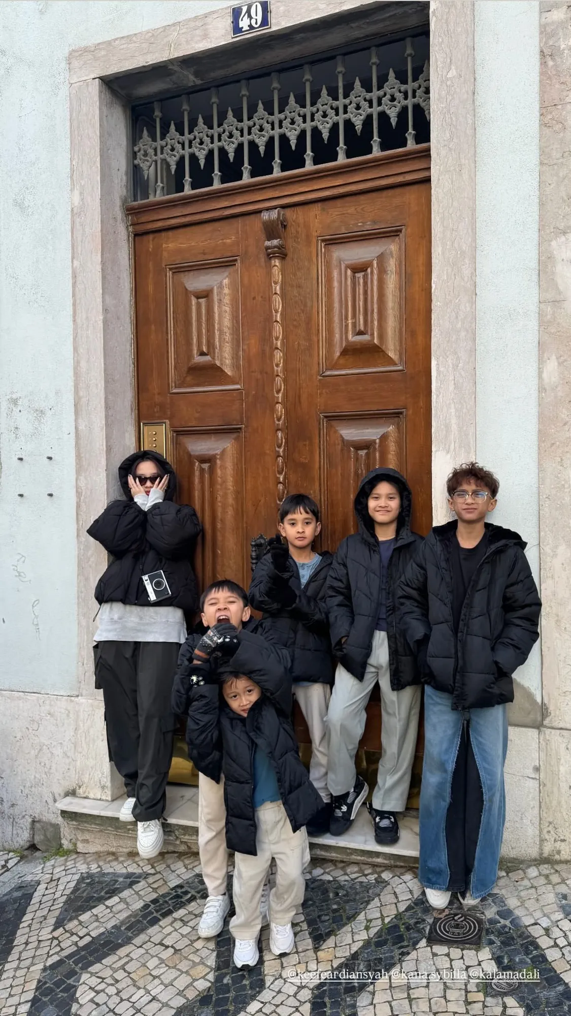 Potret Kala anak Zaskia Adya Mecca ikut camp sepak bola di Portugal (credit: Instagram.com/zaskiadyamecca/)