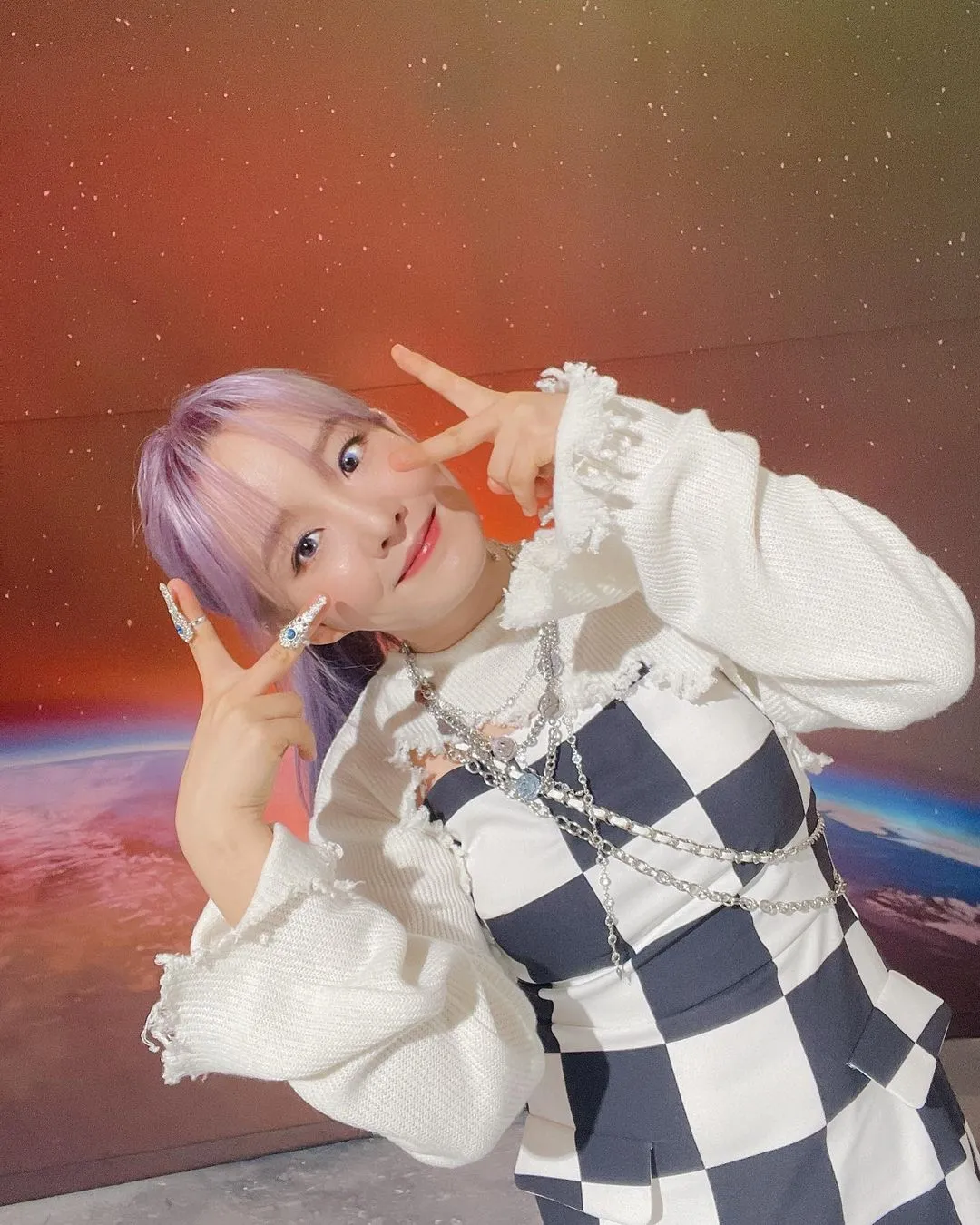 Younha (Credit: instagram.com/younha_holic/)