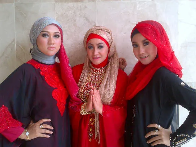 3 Kucing Dengan Hijabnya/@Foto: KapanLagi.com®