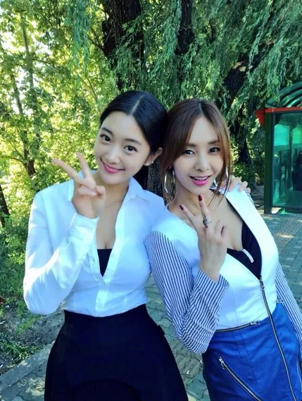 Clara - G.NA. Siapa yang lebih seksi?