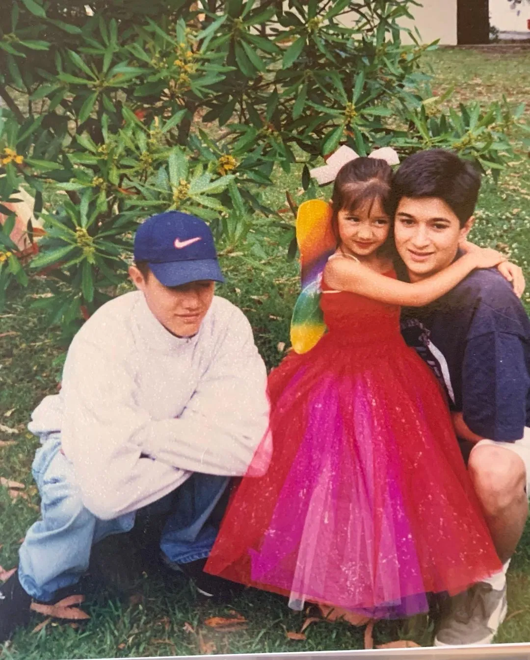 Masa Muda Tjok Gus Suami Happy Salma (Credit: Instagram/mayakerthyasa)