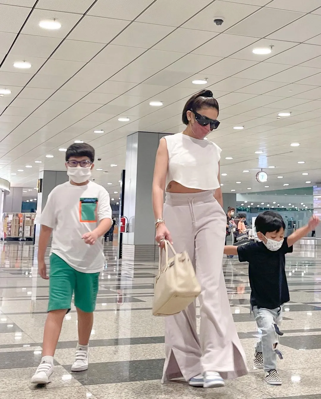 Nikita Mirzani dan Anak Lelakinya (Credit: Instagram/nikitamirzanimawardi_172)