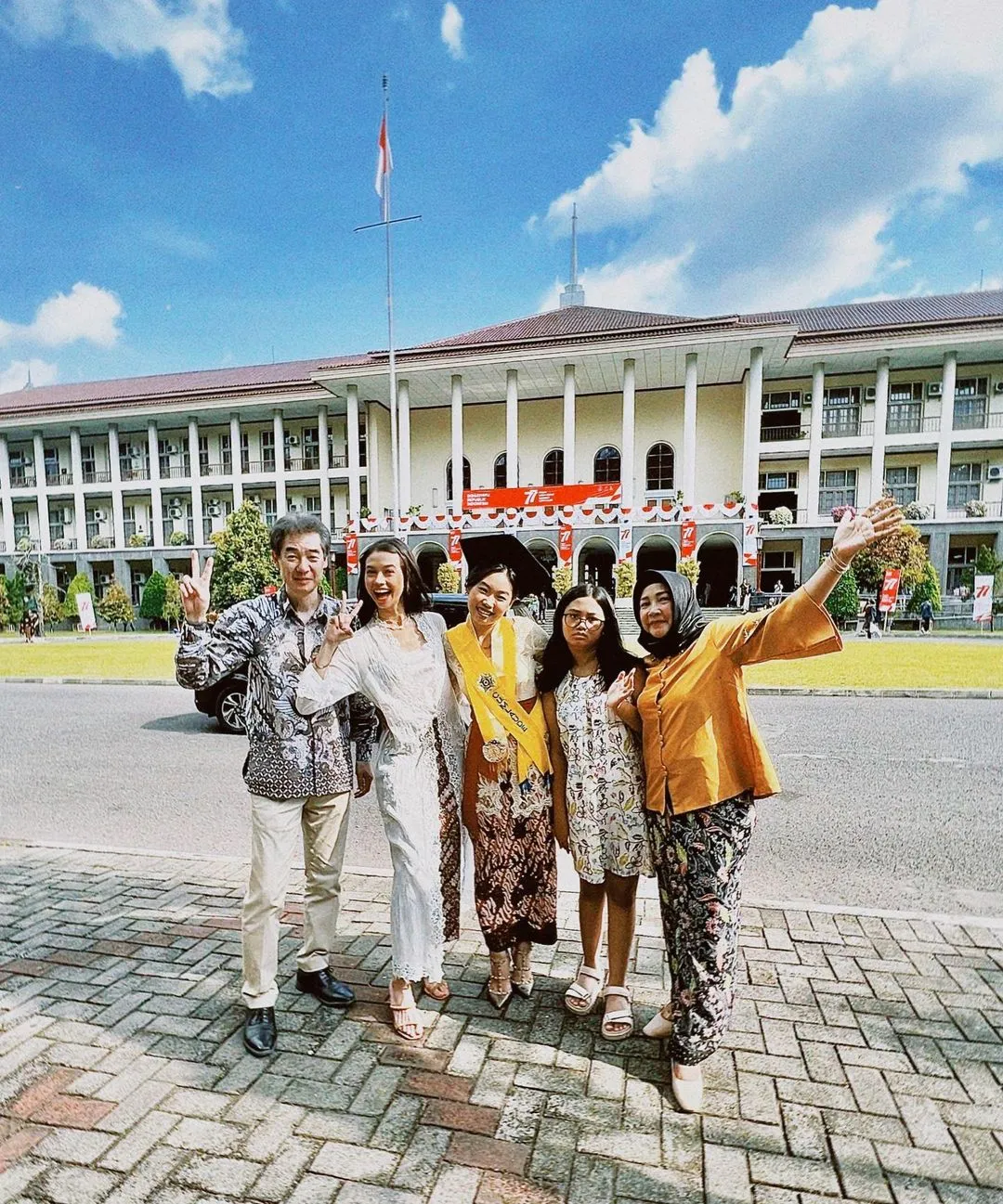 Momen Wisuda Reina Kato Adik Yuki Kato (Credit: Instagram/yukikt)