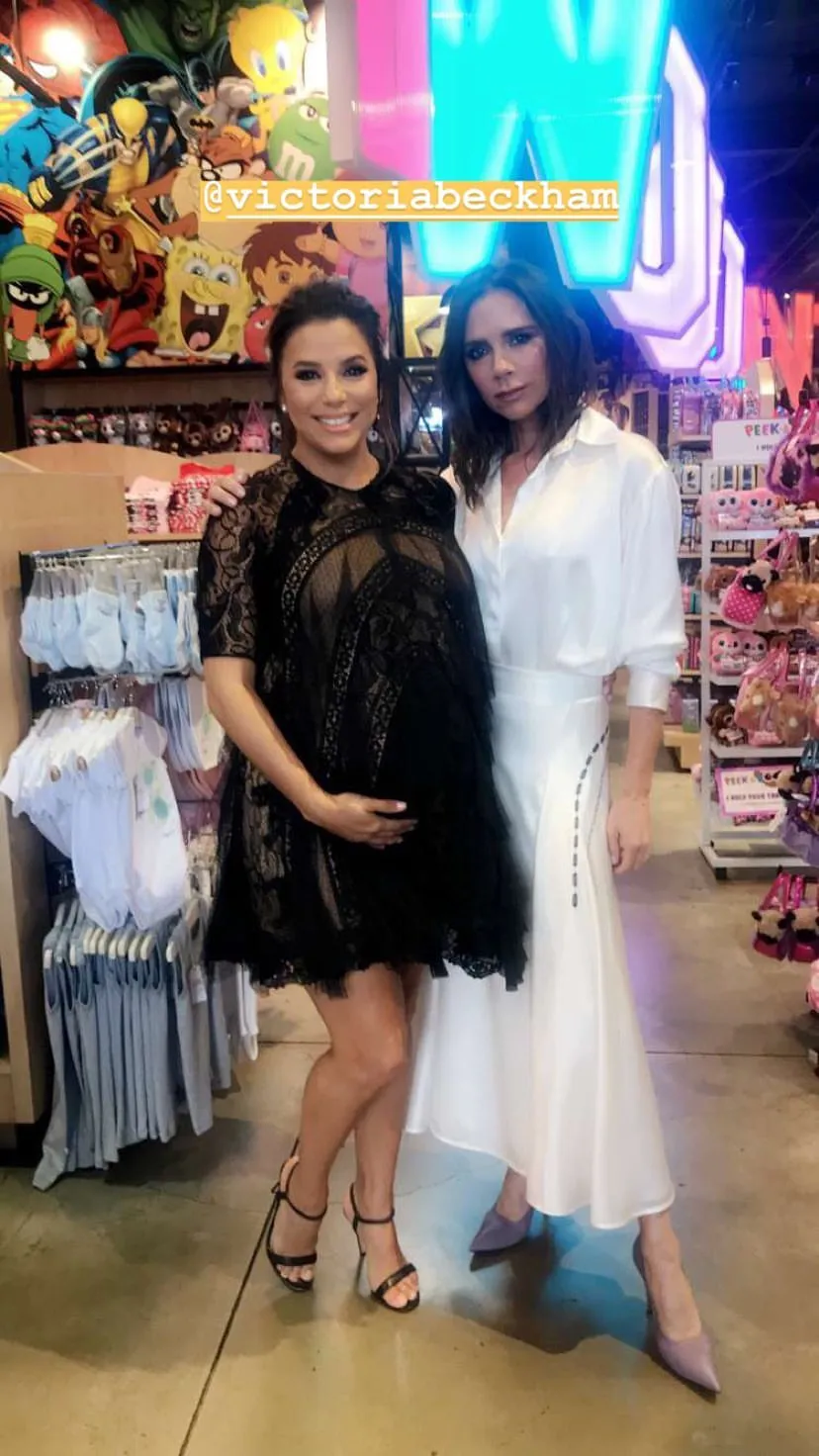 Meskipun berbeda profesi dengan Eva, ternyata Victoria Beckham adalah sahabat dekat Eva. © instagram.com/EvaLongoria