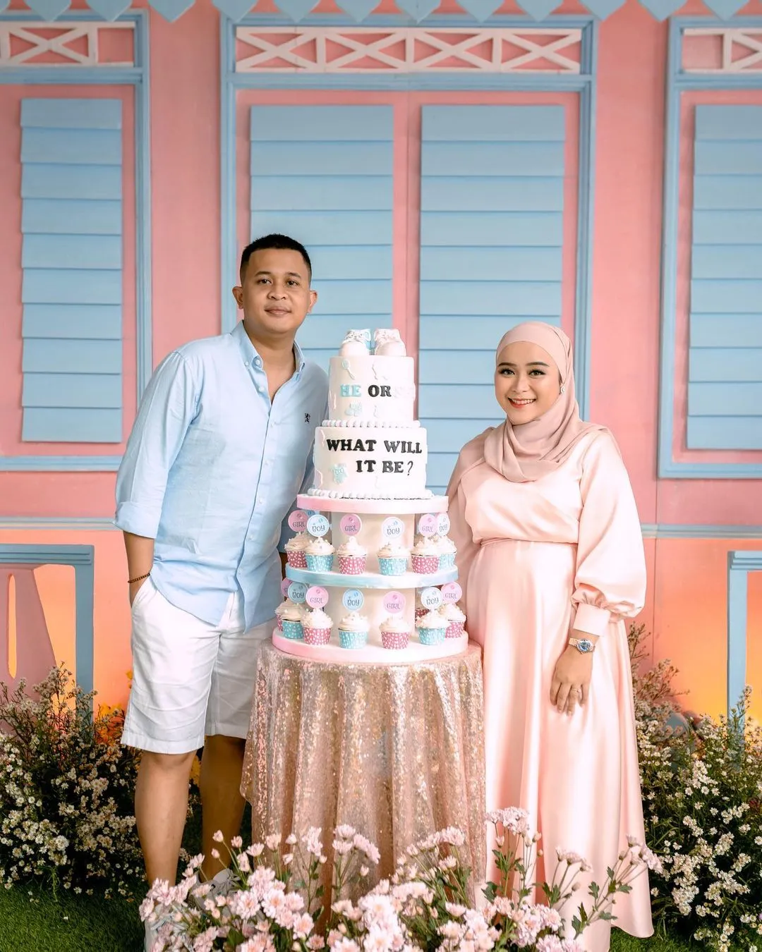 Assyifa Nuraini dan Suami (Credit: Instagram/syifaasyifaaa)