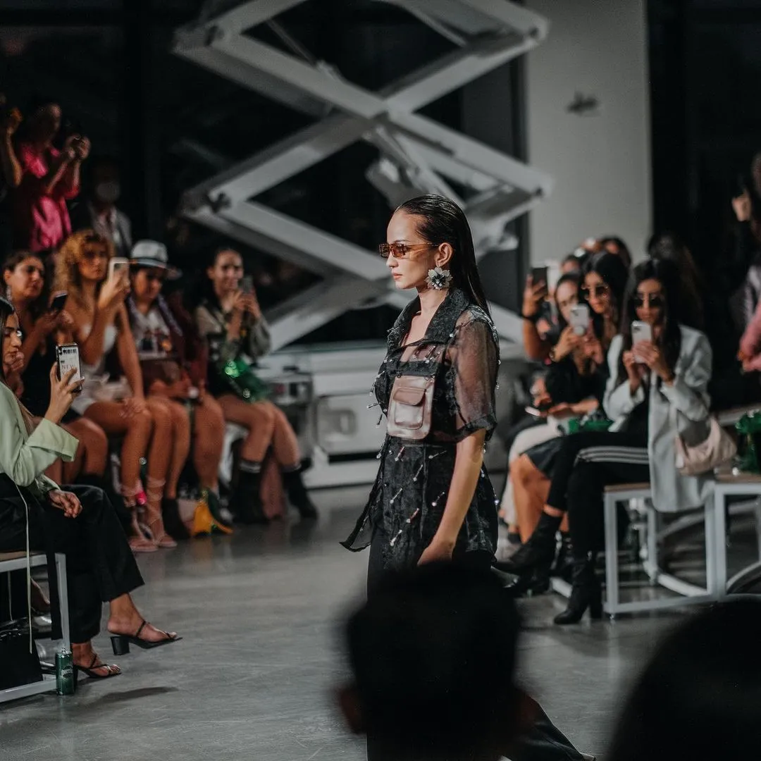 Potret Enzy Storia di New York Fashion Week (Credit: Instagram/enzystoria)