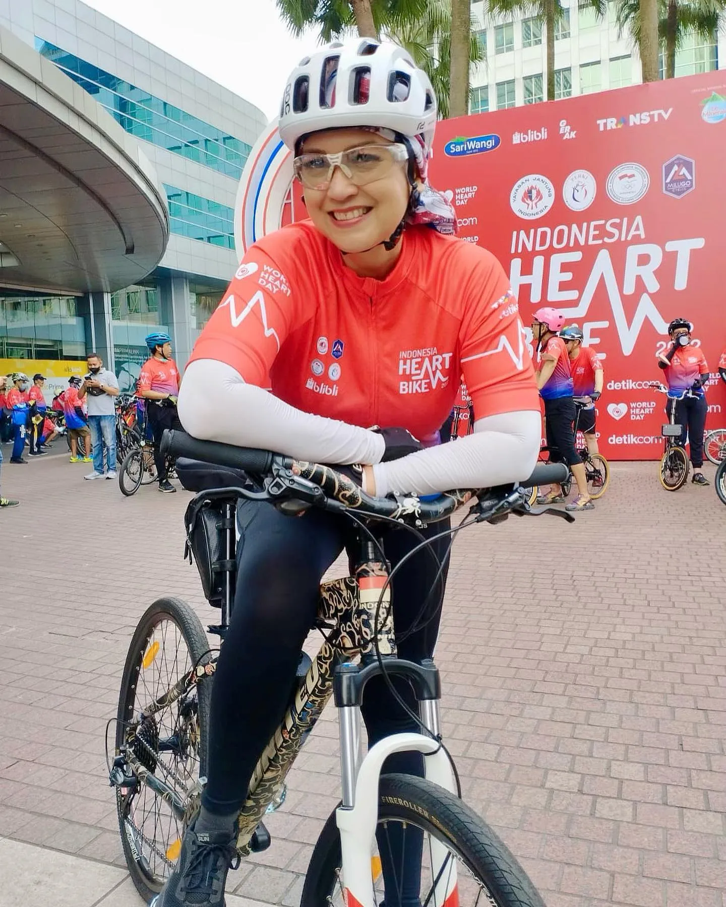 (credit: instagram.com/irawbw)