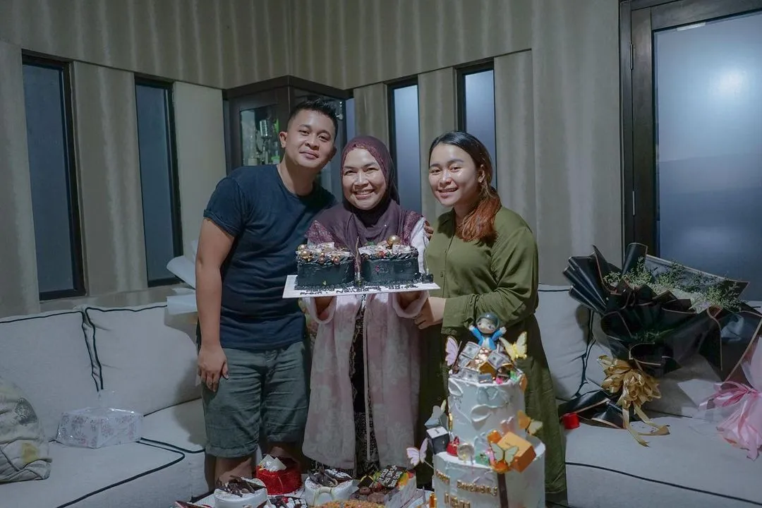 Potret Assyifa Nuraini di Ultah Umi Kalsum (Credit:Instagram/syifaasyifaaa)