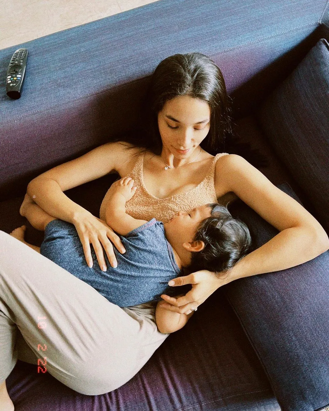 Vanessa Lima dan Anaknya (Credit: Instagram/vanessaaiskandar)