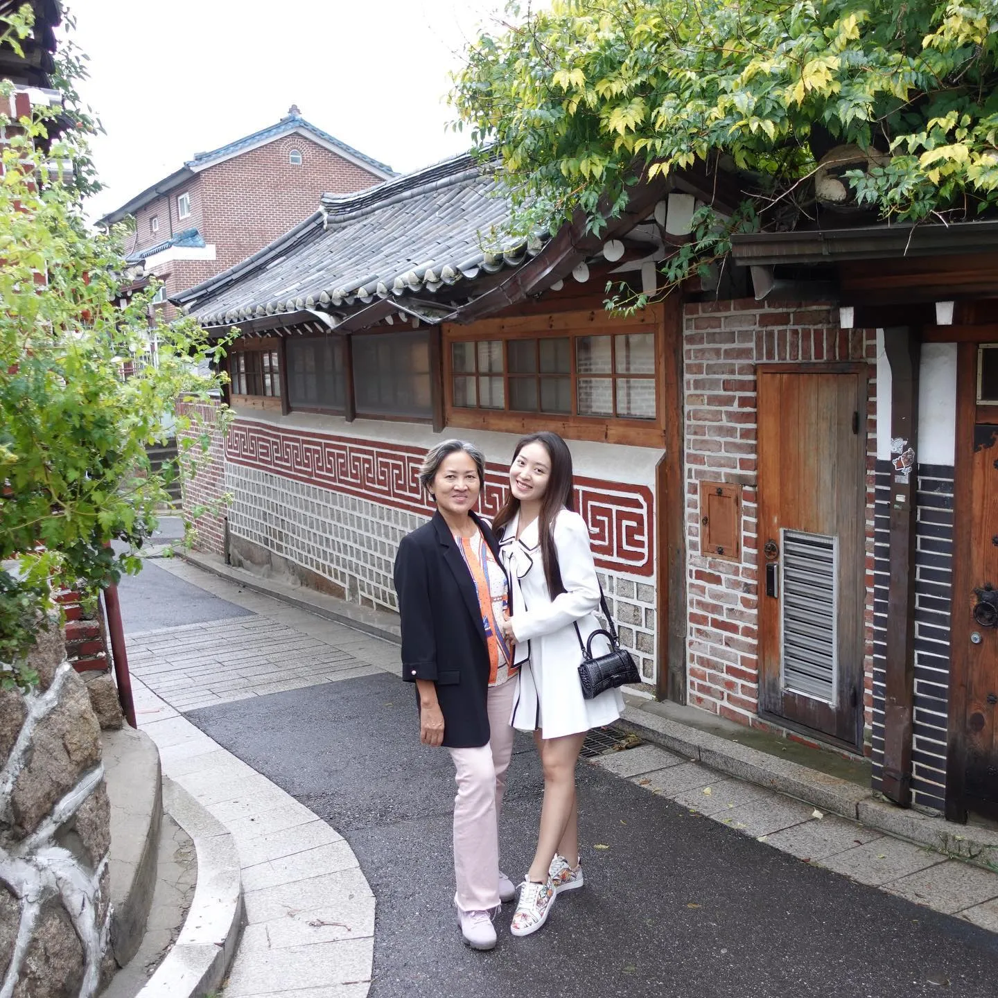 (credit: instagram.com/natashawilona12)