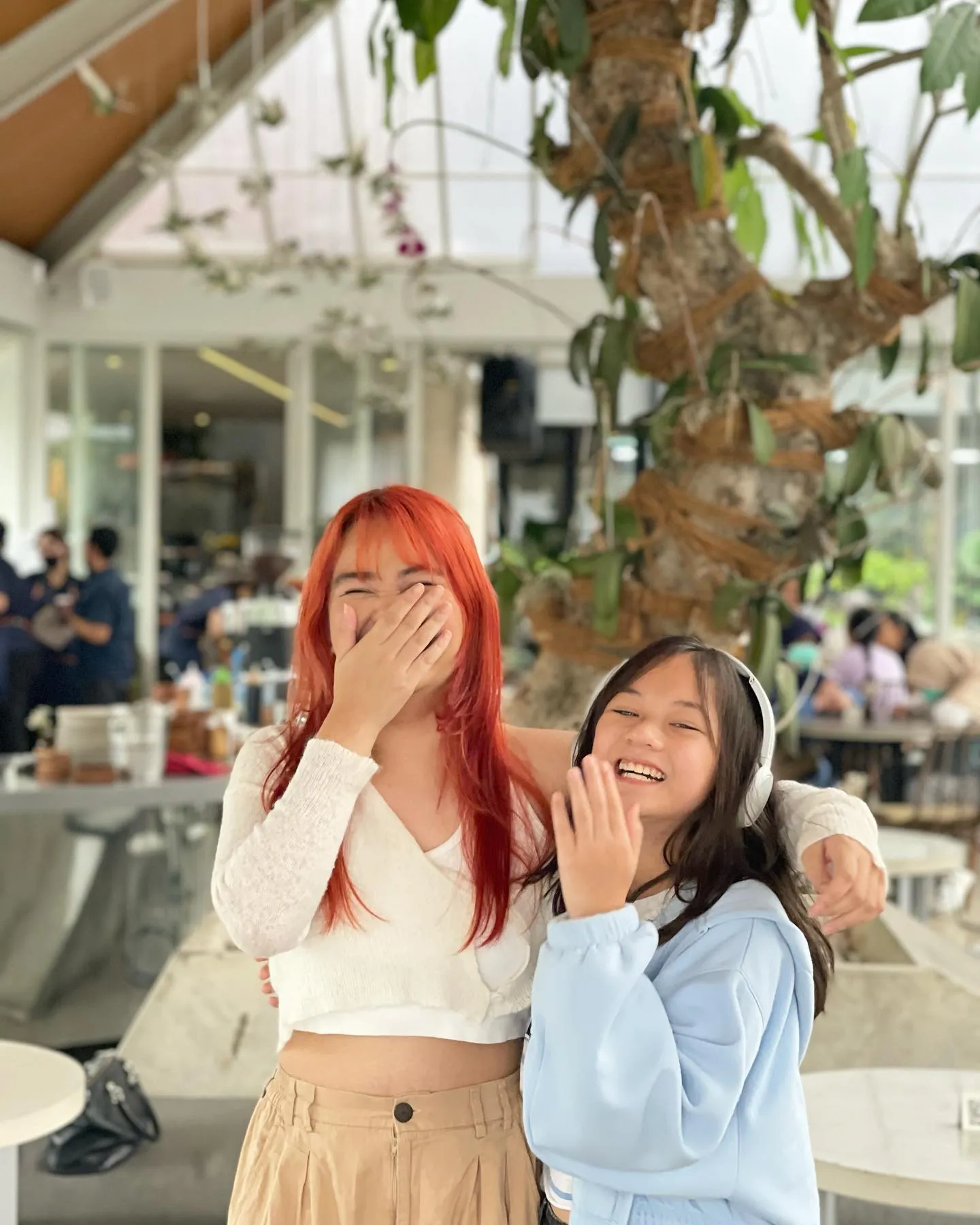 (credit: instagram.com/monaratuliu)
