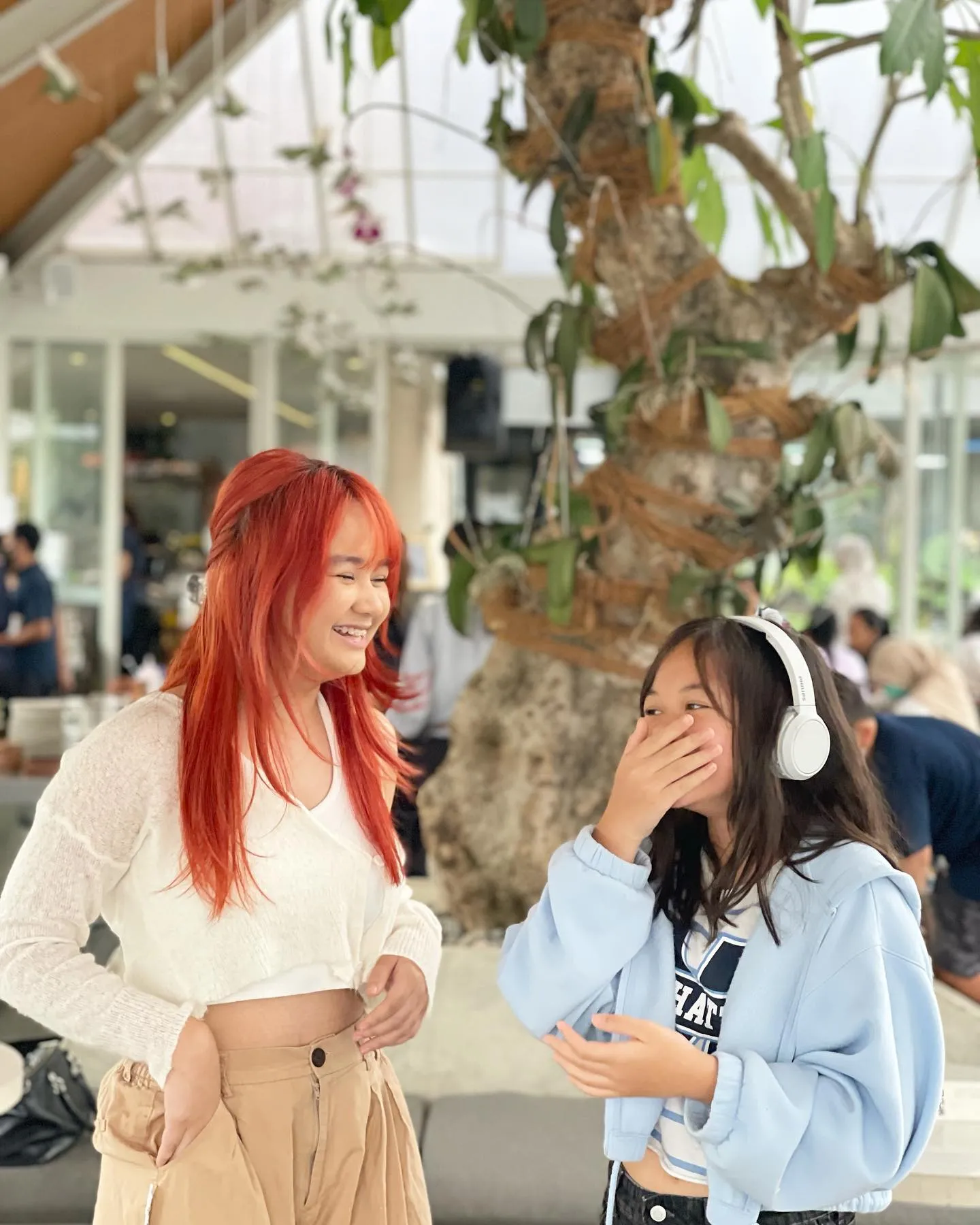 (credit: instagram.com/monaratuliu)
