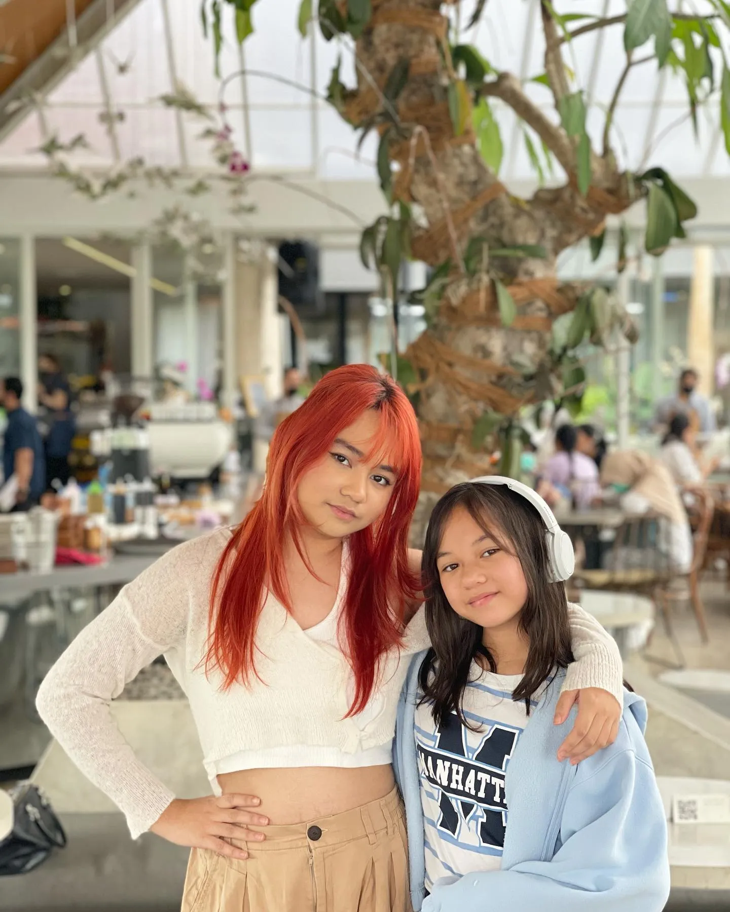 (credit: instagram.com/monaratuliu)
