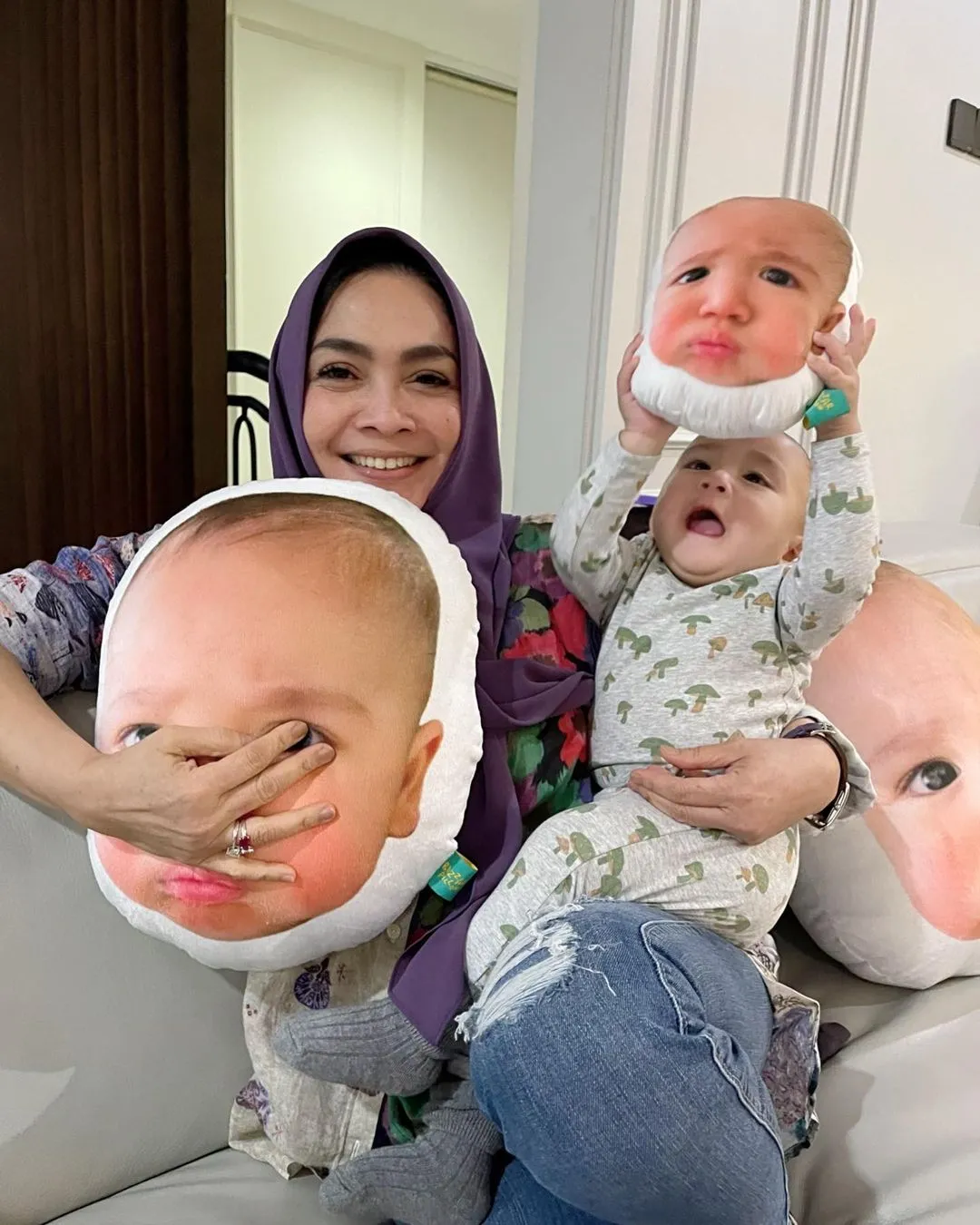 Potret Rieta Amilia Bareng Cucu (Credit: Instagram/rieta_amilia)
