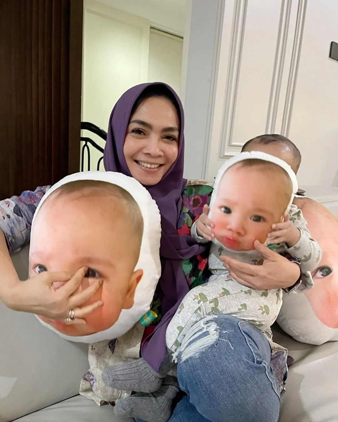 Potret Rieta Amilia Bareng Cucu (Credit: Instagram/rieta_amilia)